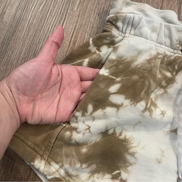 Lululemon Inner Glow 3” Shorts Women’s 6 Earth Dye Athleisure Elastic Waist - Picture 4 of 9